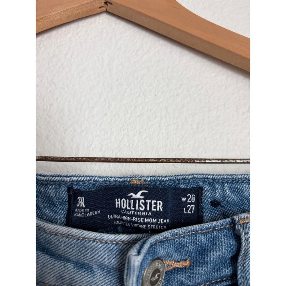 Hollister Ultra High-Rise Mom‎ Jeans Floral Embroidered Rose Blue Denim